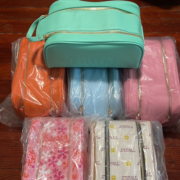 Truly Vegan Leather Skincare Travel Pouch Bag ~ Choose Your Color! - Picture 3 of 11